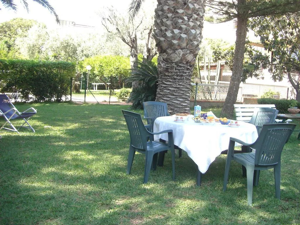 Villa Ania Mondello Guest house